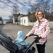 SSAB vid Svartöstaden i Luleå / Mimmi Lindfors Åknert med sonen Gunnar.