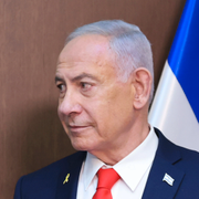 Netanyahu beordrar militären att utföra angrepp mot Gaza. 