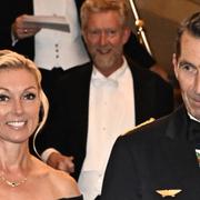 Linda Staaf och ÖB Micael Bydén anländer till jubileumsbanketten i Rikssalen på Stockholms slott med anledning av kung Carl XVI Gustafs 50-årsjubileum på tronen. 