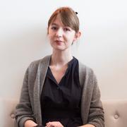 Den irländska författaren Sally Rooney.