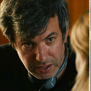 Nathan Fielder följer Elisabeth Holmes i ”You can see everything” efter fängelsedomen.