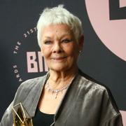 Judi Dench mottog utmärkelsen The Richard Harris Award 2018. Tidigare har hon bland annat vunnit en Oscar och sex Bafta-statyetter.