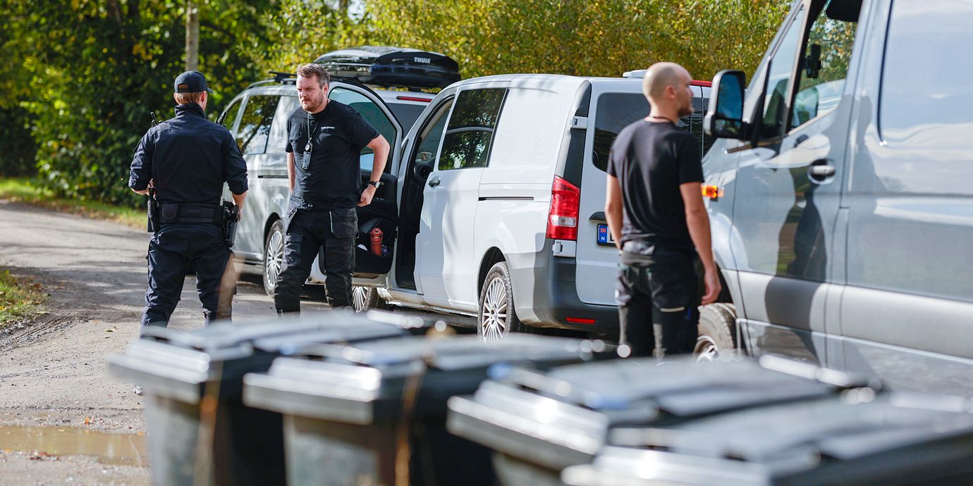 Polisens kriminaltekniker är på plats.