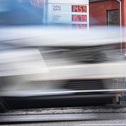 Bensinpriser vid en Shellstation i Köpenhamn.