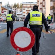 Polics på plats i Crans-Montana.