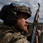 En ukrainsk soldat tidigare i april.