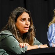 Nooshi Dadgostar (V) kräver en plats i regeringen om oppositionen vinner – vilket Elisabeth Thand Ringqvist (C) har lovat ”aldrig” kommer att ske.
