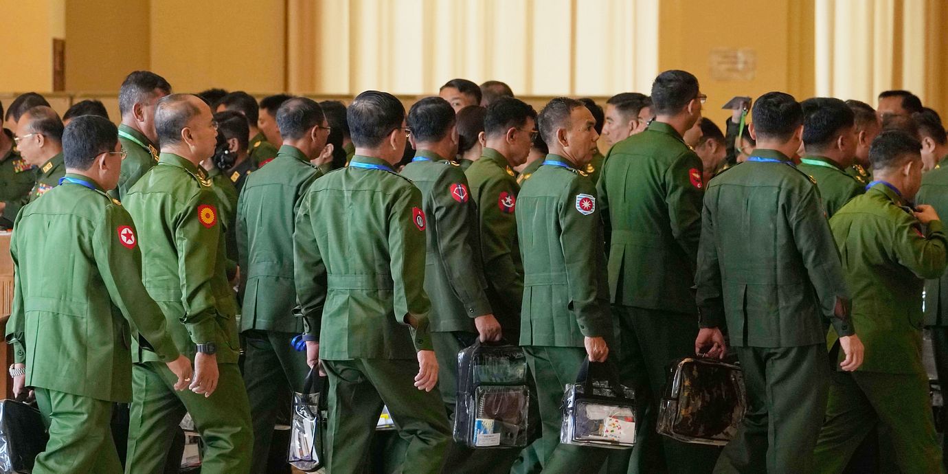 Arkivbild av militärchefer i Myanmar.