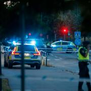 Polisens avspärrningar vid Berga centrum i Linköping
