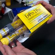 Arkivbild: Mylans paradnummer, Epipen.