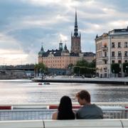 Det nyuppförda Vattentorget mellan Södermalm och Gamla stan är ett bra ställe att ta den av det bräckta vattnet på. 