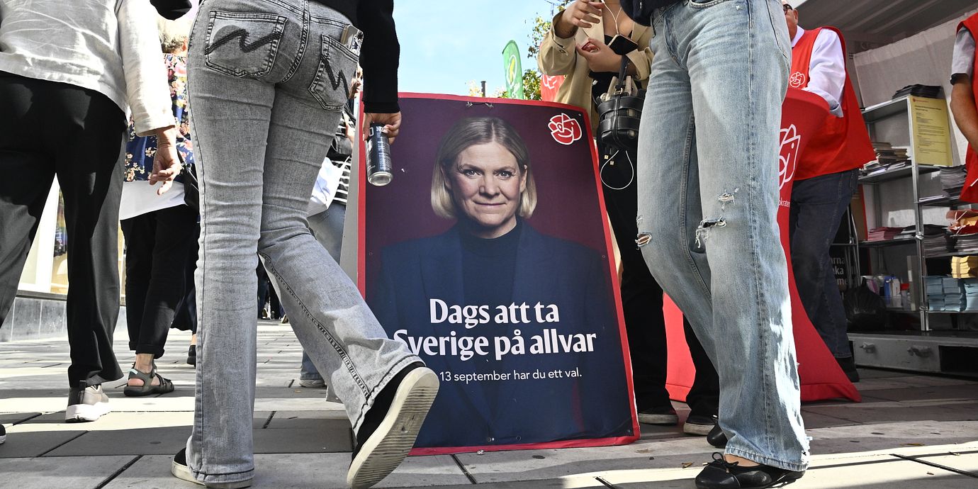 Valaffischer för Socialdemokaterna.