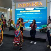 Indonesiska dansare på COP30.