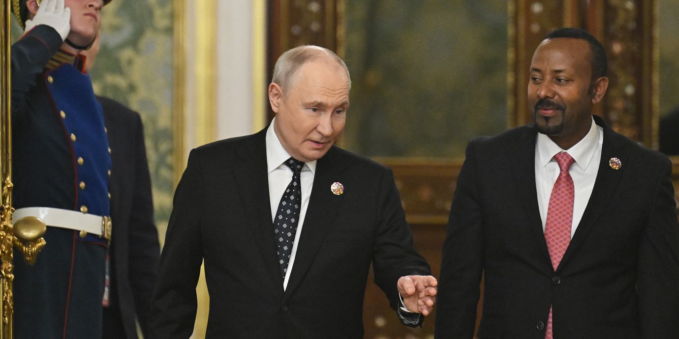 Vladimir Putin och Etiopiens premiärminister Abiy Ahmed i Moskva på onsdagen.