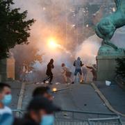 Demonstranter i Belgrad i kväll 