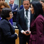 Tysklands ekonomi- och energiminister Katherina Reiche, till höger, tillsammans med Sabine Weyand, särskild rådgivare för strategiska partnerskap. Arkivbild från 2025.