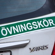 Övningskörningsskylt.