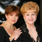 Carrie Fisher tillsammans med sin mamma, Debbie Reynolds. 