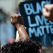 Bild från tidigare i veckan när demonstranter i Kentucky anordnade protest för Breonna Taylor. 