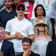 Zlatan Ibrahimovic och Helena Seger under en tennismatch i juni.