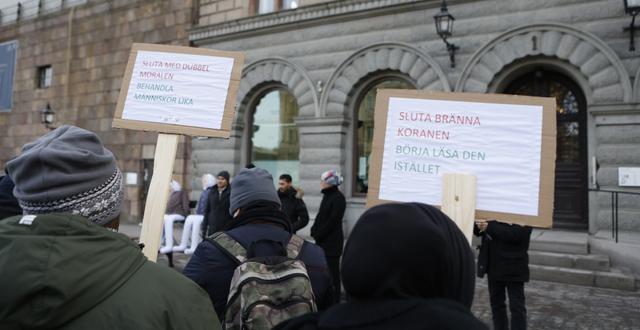 Partiet Nyans demonstrerar mot koranbränningar på Mynttorget utanför riksdagen. Arkivbild.  Christine Olsson/TT