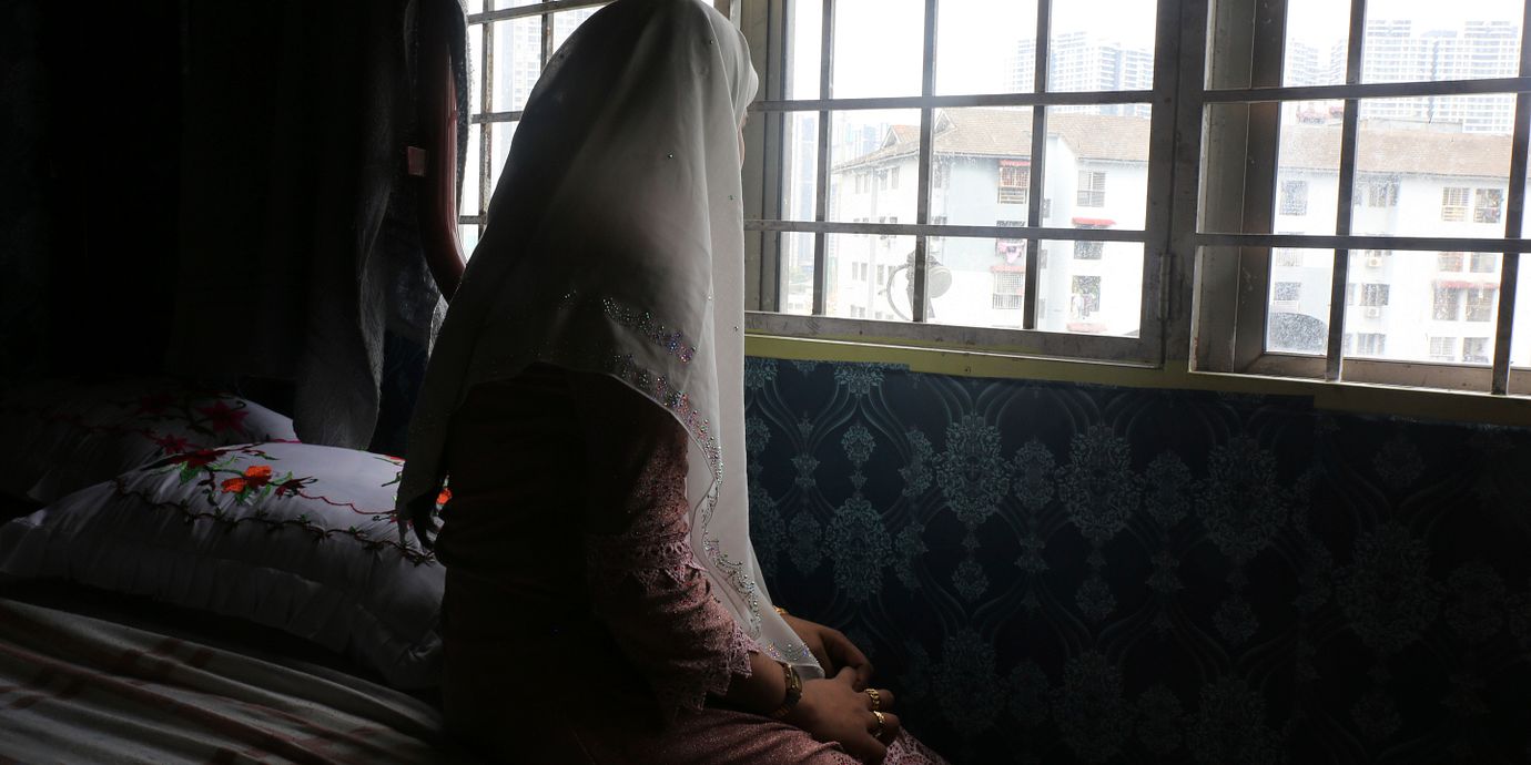 Rapporten bygger på svar från 5 000 flickor i fem länder. En av tio uppgav en oplanerad graviditet efter en klimathändelse, medan nio av tio sa att extremväder pressade familjen hårt.