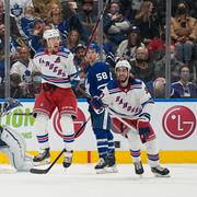 Panarin och Zibanejad jublar efter det avgörande målet.