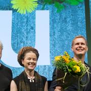 Arkivbild. Ministrarna Alice Bah Kuhnke och Peter Eriksson, partisekreterare Amanda Lind, språkrör Gustav Fridolin och Isabella Lövin och ministrarna Karolina Skog och Per Bolund.