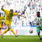 Mjällbys Jacob Bergström gör 2-1.