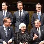 Centralbankschefer och finansministrar från G7-gruppen.