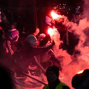 MFF-fans med bengaler i samband med matchen mot Twente.