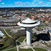 Landmärket vattentornet Svampen i Örebro. 