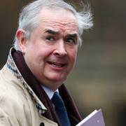 Geoffrey Cox uttalande sänker pundet.