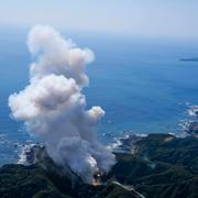 Resterna av raketen slog ned i bergen nära avskjutningsrampen. Ingen människa skadades enligt Japan Times.