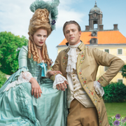 Alva Bratt och Christian Fandango har huvudrollerna i ”Von Fersens”.