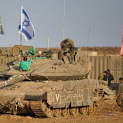 Israeliska soldater nära gränsen till Gaza. 