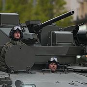 Ryska soldater under en militärparad i Moskva.