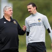  Sigi Schmid och Zlatan i april i år. 