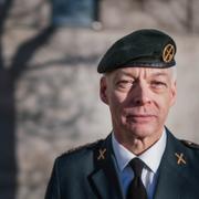 8 Joakim Paasikivi, överstelöjtnant och lärare i militär strategi på Försvarshögskolan i Stockholm. 