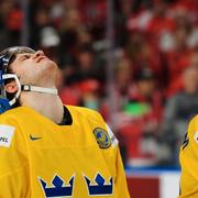 Sveriges Timothy Liljegren och Isac Lundeströ m deppar efter att ha förlorat finalen.