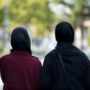 Arkivbild på kvinnor som bär hijab.