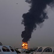 En drönare slog även ner vid flygplatsen i Dubai tidigare under dagen.