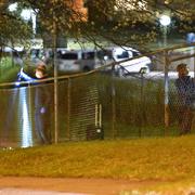Polisen genomför teknisk undersökning på platsen där en man i 35-årsåldern sköts till döds.