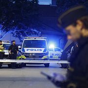 En stor polisinsats pågår i stadsdelen Kvarngärdet i Uppsala på söndagskvällen.