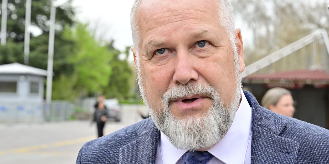 Jonas Sjöstedt (V) efter rättegången mot journalisten Joakim Medin  i Turkiets huvudstad Ankara.