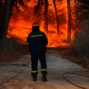 En brandman på Lesbos. 