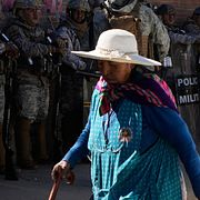 Militärpolis vid en vägblockad i Carreras, Bolivia den 5 juni 2026.