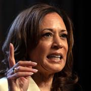 Vicepresident Kamala Harris talar under ett konvent den 21 juni i år. 