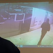 Polisen har släppt en bild på en person som är intressant i utredningen.