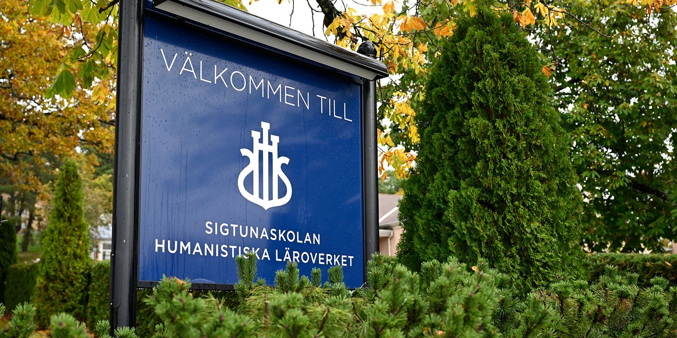 Exteriör på Sigtunaskolan Humanistiska Läroverket - SSHL.